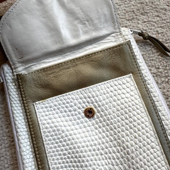 Vintage Lisette New York Embossed Pearlescent White Leather Pochette Crossbody - Picture 2 of 8